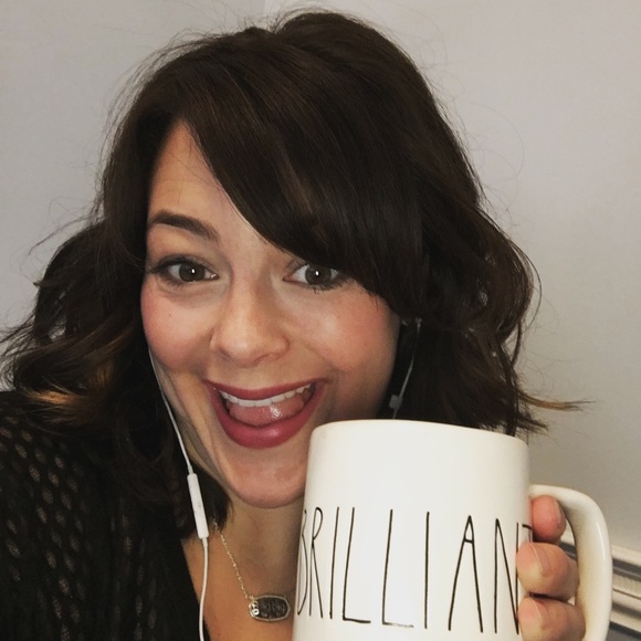 Meet your Posher, Allie - Picture 2 of 3